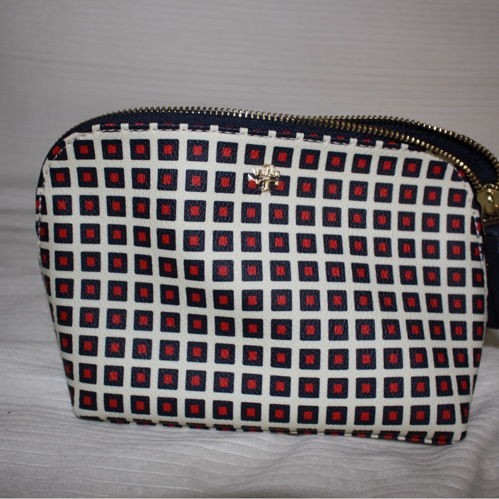 Tory Burch Kerrington Milano Square Bucket Tote and Brigette Cosmetic Case - Picture 11 of 15